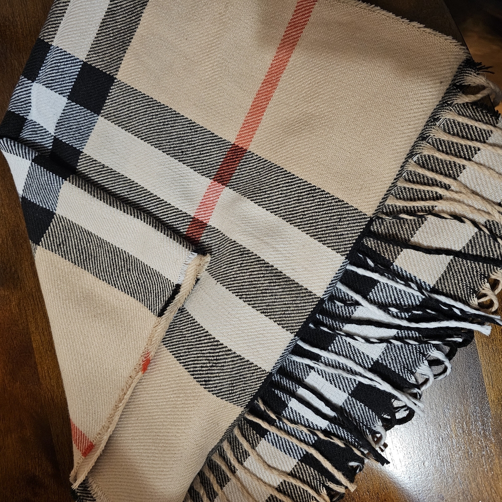 Cashmere Scarf...NEW - Picture 6 of 6